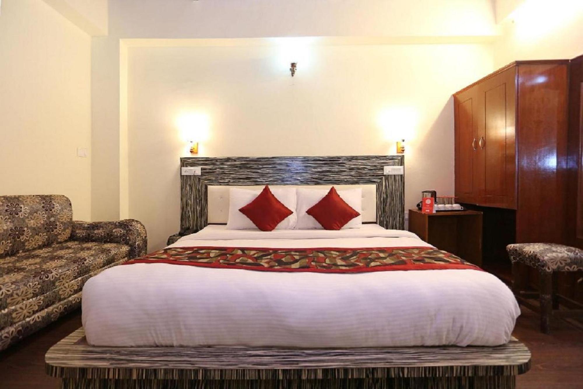 Goroomgo Moon Nainital Near Naini Lake - Parking & Lift Facilities -Hygiene And Spacious Room - Best Seller Eksteriør bilde