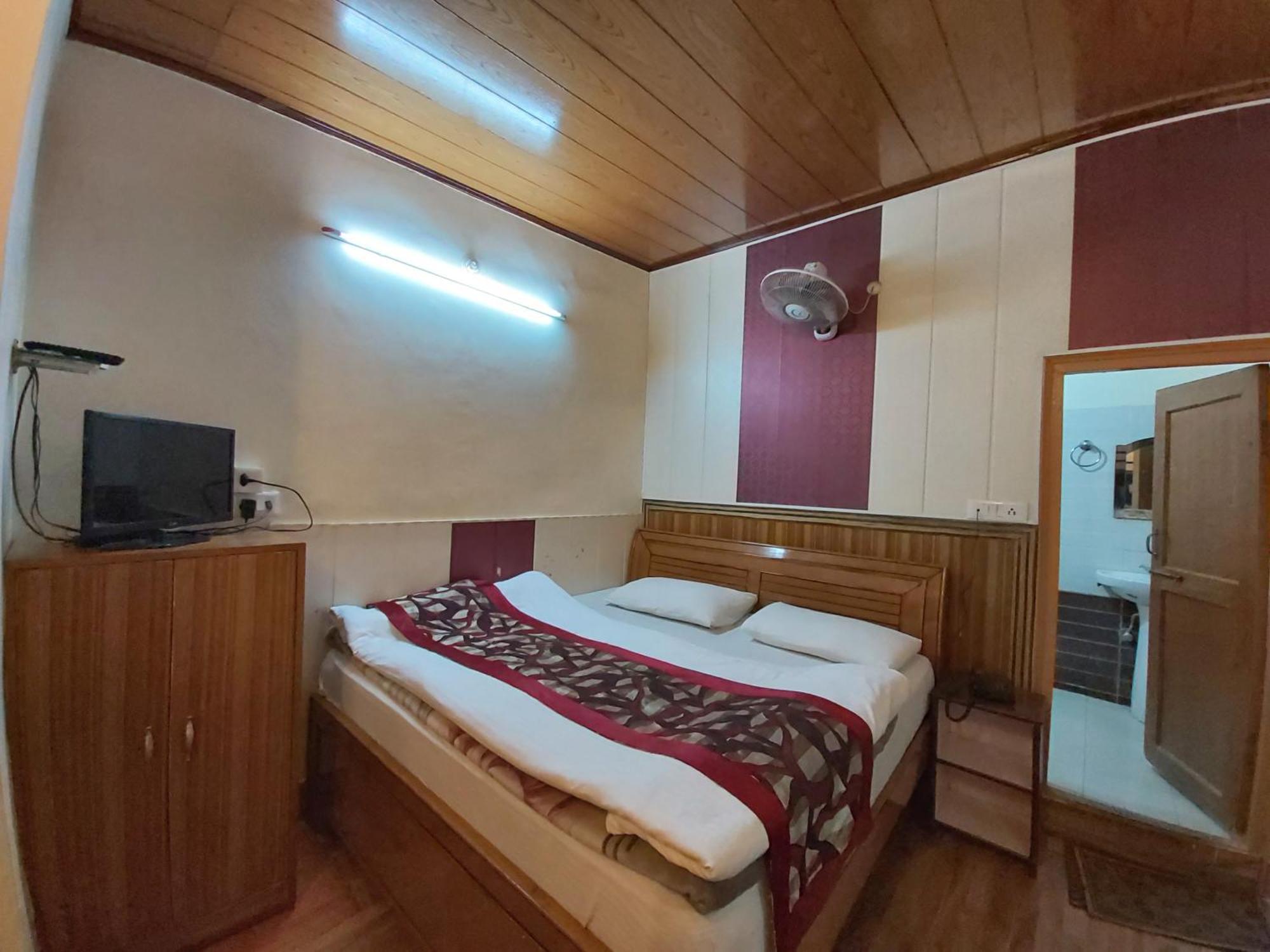 Goroomgo Moon Nainital Near Naini Lake - Parking & Lift Facilities -Hygiene And Spacious Room - Best Seller Eksteriør bilde